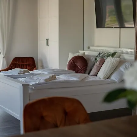 Rooms21 *